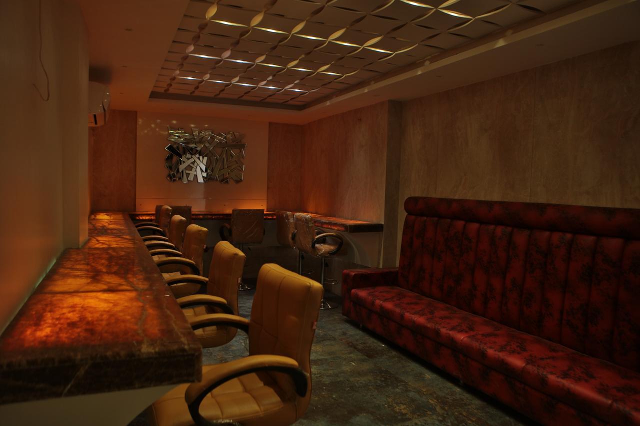 Hotel K P Pride ジャルガオン エクステリア 写真